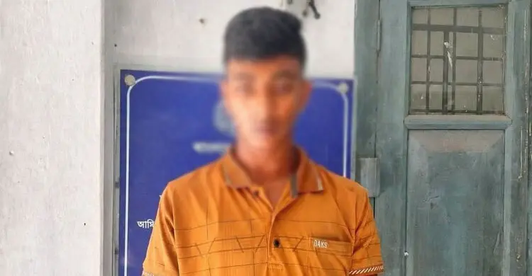 টাকা-মোবাইল দেওয়ার প্রলোভনে শিশুকে যৌন নিপীড়ন, বহিরাগত আটক