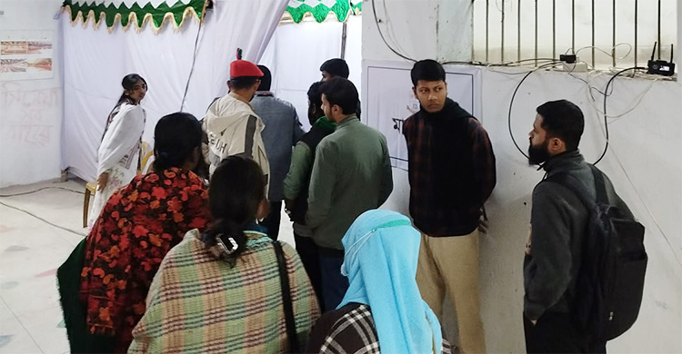 জকসু নির্বাচনে ভোটগ্রহণ চলছে, শীতের সকালে ভোটারের চাপ কম