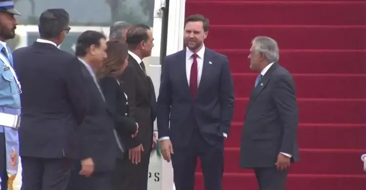 ইসলামাবাদে পৌঁছেছেন জেডি ভ্যান্স