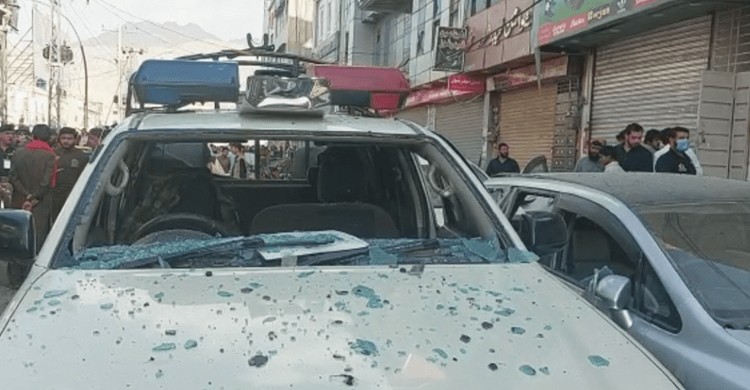 পাকিস্তানে বোমা বিস্ফোরণে পুলিশসহ নিহত ৪