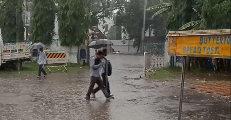 পশ্চিমবঙ্গে স্বস্তির বৃষ্টি, অস্বস্তির বজ্রপাতে নিহত ২