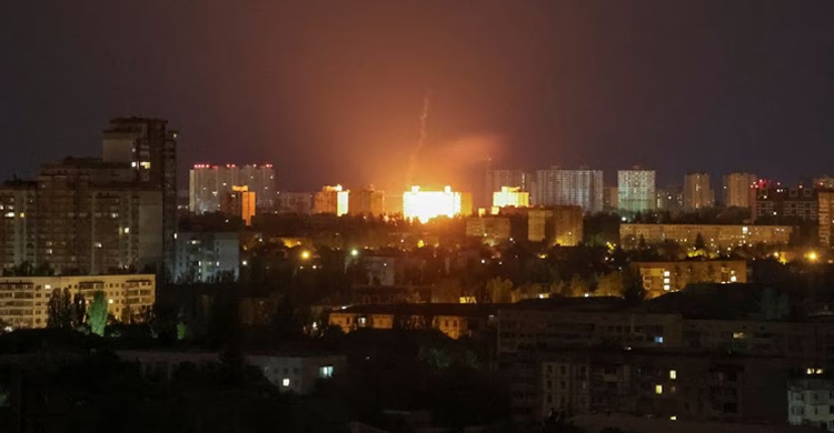 ইউক্রেনজুড়ে বৃষ্টির মতো ক্ষেপণাস্ত্র হামলা রাশিয়ার