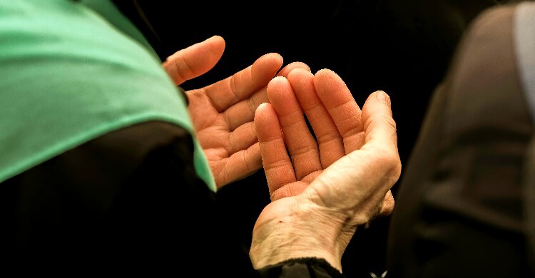 সহজ সমাধানের জন্য যে দোয়া পড়বেন