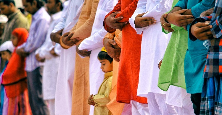 কেরাত মনে মনে পড়লে নামাজ হবে?