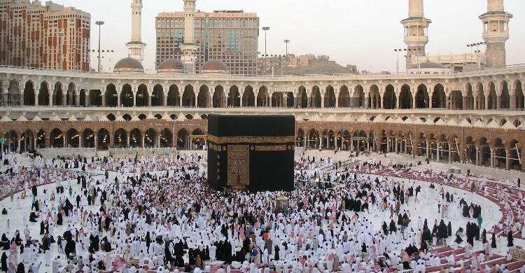 সামর্থ্য থাকার পরও হজ পালনে দেরি করলে কি গুনাহ হবে?