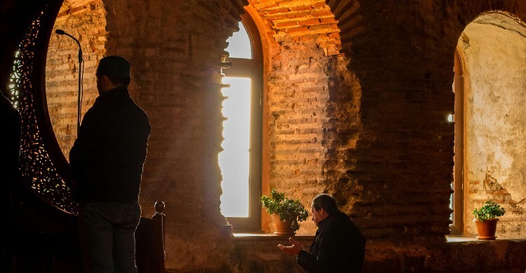 নামাজে অতিরিক্ত রাকাত শুরু করলে করণীয়