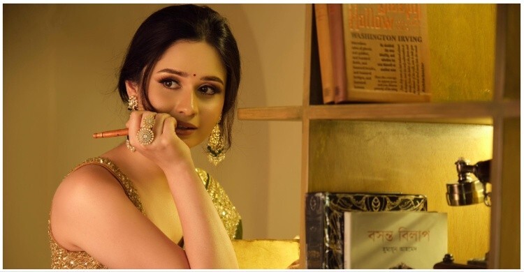 প্রেমের প্রস্তাব দেওয়া তরুণকে স্ট্যাম্প দিয়ে পিটিয়েছিলেন ঐশী