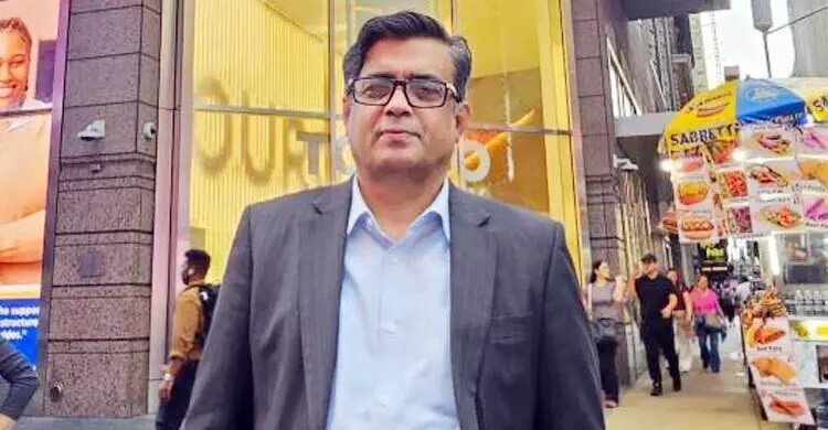 বছরের পর বছর নীরবতা, হঠাৎ একদিন ‘শীর্ষ জনবুদ্ধিজীবী’