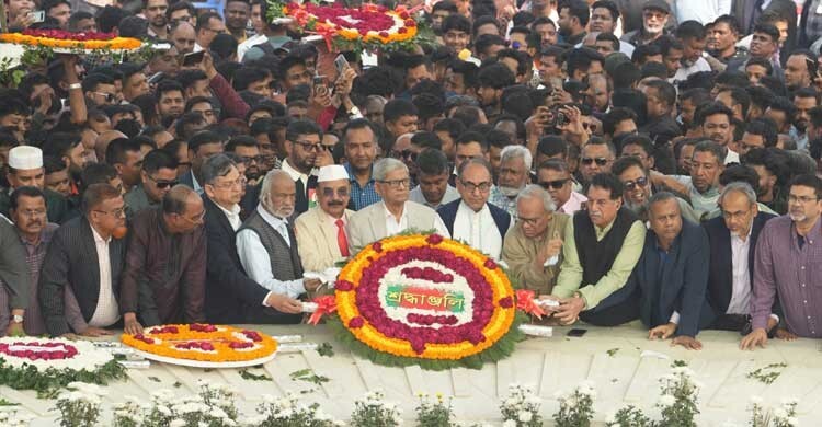 জিয়াউর রহমানের ৯০তম জন্মদিনে সমাধিতে বিএনপির শ্রদ্ধা