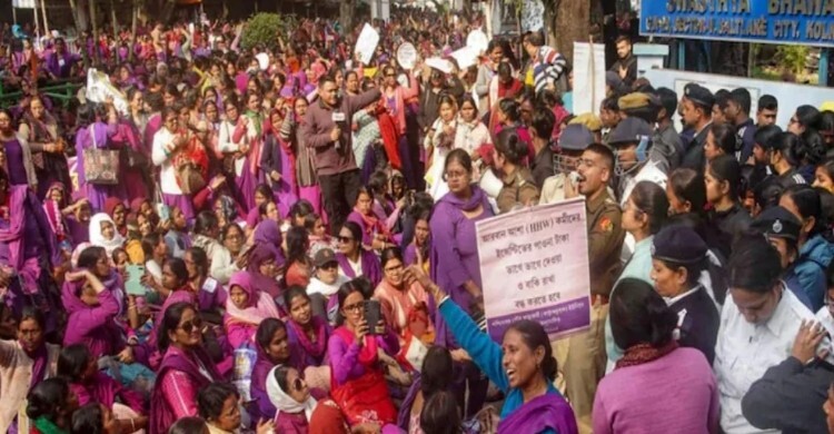 স্বাস্থ্যকর্মীদের আন্দোলনে উত্তাল পশ্চিমবঙ্গ