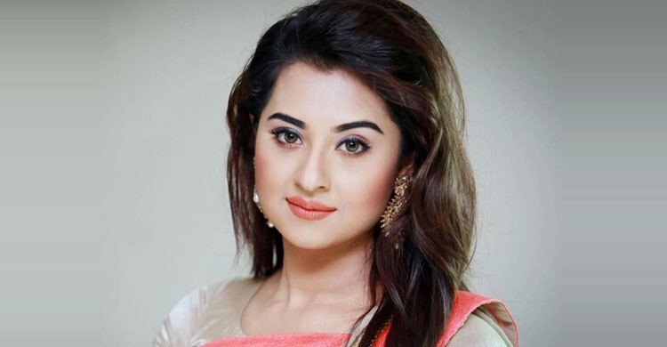 মা হওয়ার গুঞ্জনে ট্রলের শিকার, আইনি পদক্ষেপ নেবেন বুবলী?