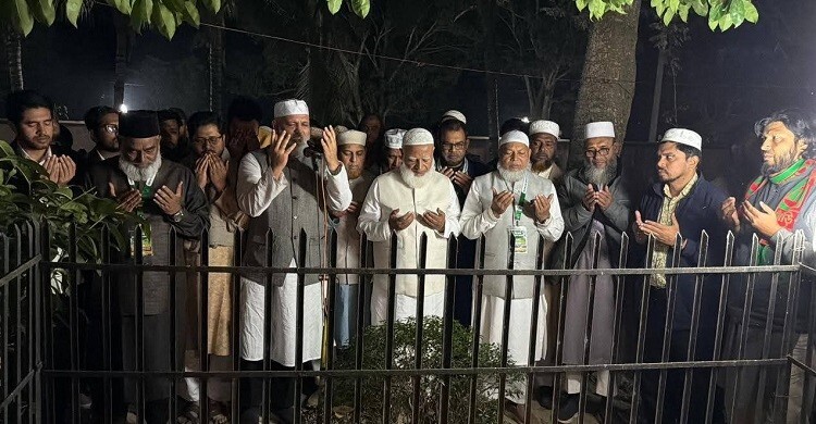 নিজামীর কবর জিয়ারত করলেন জামায়াত আমির