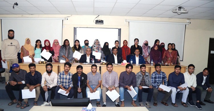 ঢাকা বিশ্ববিদ্যালয়ের ৪০ শিক্ষার্থী পেলেন সুমিতমো করপোরেশন বৃত্তি