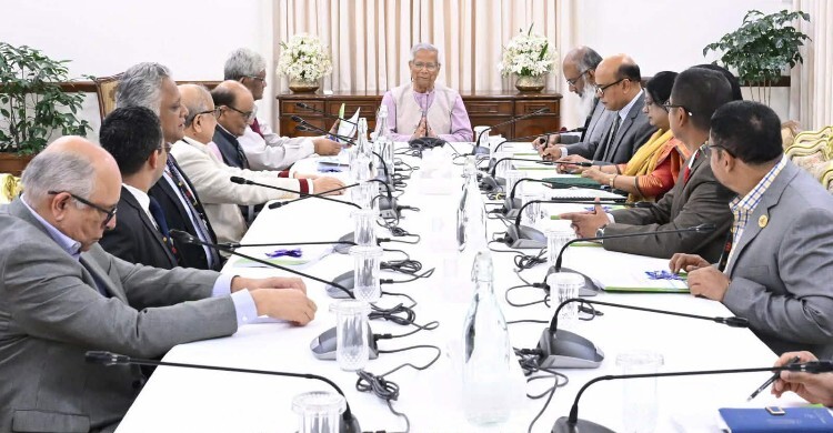 প্রধান উপদেষ্টার কাছে কর কাঠামো পুনর্বিন্যাস কমিটির প্রতিবেদন পেশ