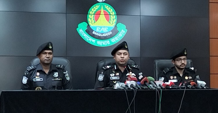 গণঅভ্যুত্থানের পর লুট হওয়া অস্ত্রের ৩২৯টি র‍্যাবের উদ্ধার