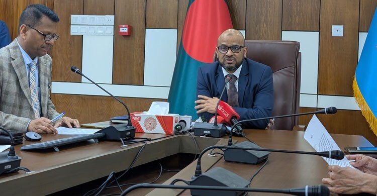 পণ্য খালাসে গতি ফেরাতে কঠোর অবস্থান: ১৩ ভেসেলকে জরিমানা