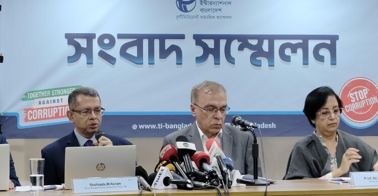 দেড় বছরে ৮ সম্পাদক বরখাস্ত, ১৮৯ সাংবাদিক চাকরিচ্যুত: টিআইবি