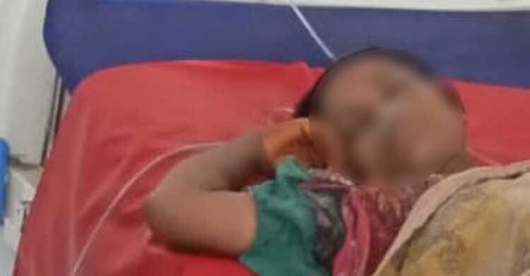 ক্যানসার আক্রান্ত স্ত্রীকে নিয়ে হাসপাতালে ঘুরে চাকরি গেছে স্বামীর