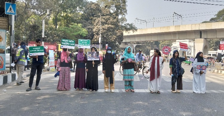 ‘নীরব জোন’ বাস্তবায়নে রাজধানীতে হর্নবিরোধী অভিযান