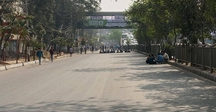 আড়াই ঘণ্টা পর সাতরাস্তা ছাড়লেন শিক্ষার্থীরা, তবুও যানজট