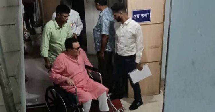 সংবাদকর্মীদের বকেয়া বেতনের মামলায় আদালতে আবেদ খান  