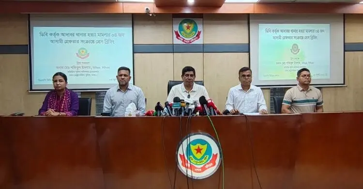 সাঈদীর সাক্ষী সুখরঞ্জনকে থাপ্পড় মেরে কলার ধরে গাড়িতে তোলেন এএসপি ফজলুর