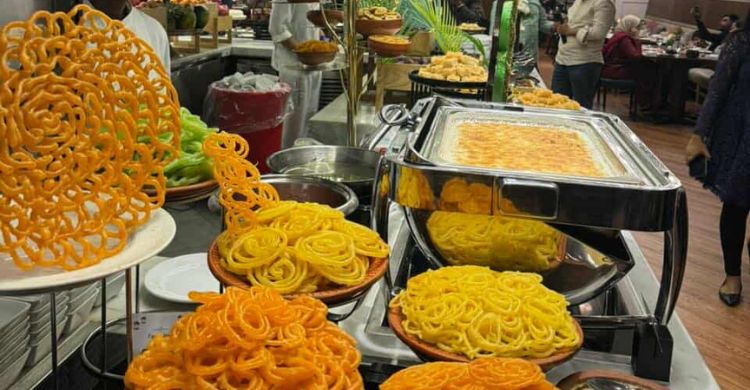 ফুটপাত থেকে পাঁচ তারকা হোটেল, রোজায় বিক্রি হাজার কোটি টাকার জিলাপি