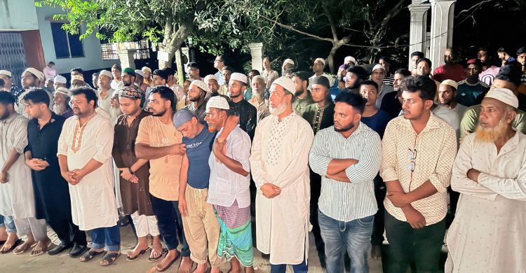 দাদা-দাদির কবরের পাশে চিরনিদ্রায় শায়িত রামিসা