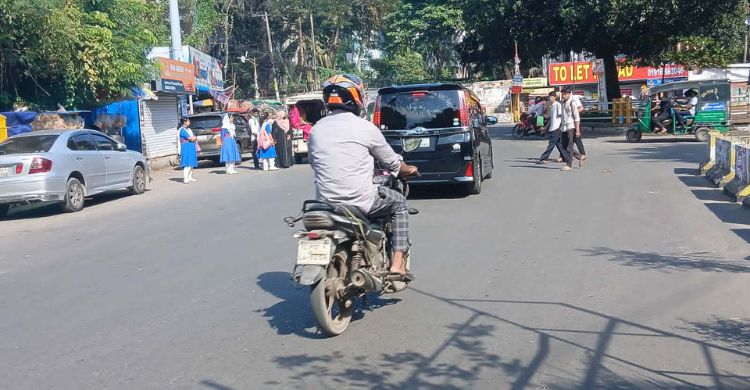 নামেই ‘নো হর্ন জোন’, শব্দদূষণে কান ঝালাপালা