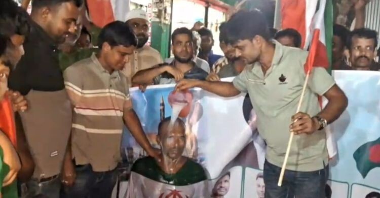 দুধ দিয়ে গোসল করে আর্জেন্টিনা ছেড়ে ইরানের সমর্থক হলেন কৃষক আলাল
