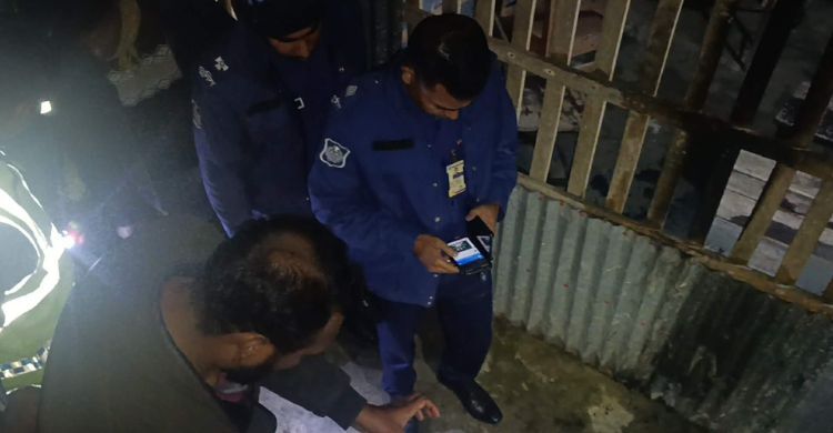 পটুয়াখালীতে ভোটকেন্দ্রে অগ্নিসংযোগের চেষ্টা