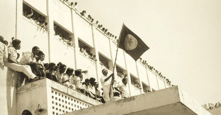 পতাকা উত্তোলন, কারফিউ ভঙ্গ ও মিছিলে গুলিবর্ষণ