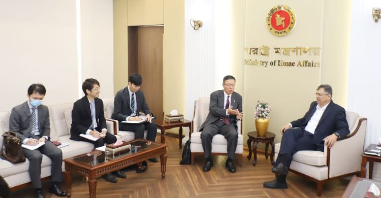 পুলিশ বাহিনীর পুনর্গঠনে জাপানের সহযোগিতা চাইলেন স্বরাষ্ট্রমন্ত্রী