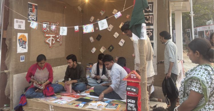বইমেলায় নজর কাড়ছে ব্যতিক্রমী স্টল &lsquo;অ আ ক খ&rsquo;