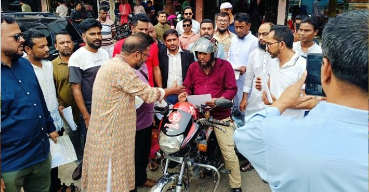 বিএনপি নেতাদের ঈদ ঘিরে ভিন্ন আমেজ, জনগণের পাশে থাকার নির্দেশ