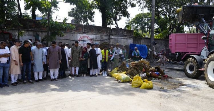 ঢাকা উত্তর সিটিতে দুপুর ২টা পর্যন্ত ৩ হাজার টন বর্জ্য অপসারণ