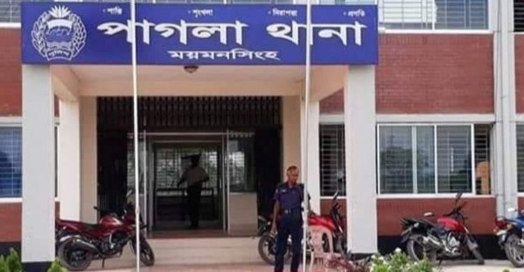 অটোরিকশায় চার্জ দিতে গিয়ে বিদ্যুৎস্পর্শে চালকের মৃত্যু