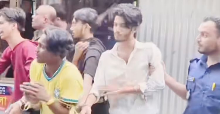 ফেনীতে কার্যক্রম নিষিদ্ধ আওয়ামী লীগের ঝটিকা মিছিল, আটক ৫