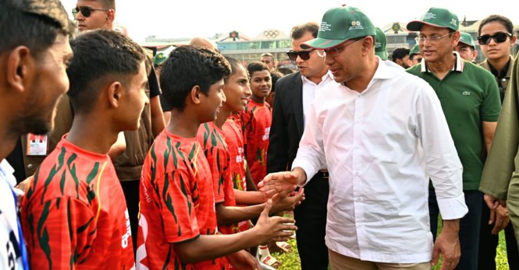 প্রাথমিকের ফুটবল টুর্নামেন্টের চূড়ান্ত পর্বে যোগ দিলেন প্রধানমন্ত্রী