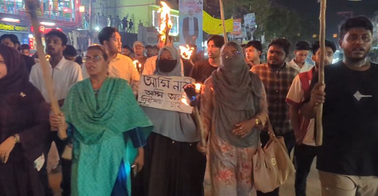 দাদা-দাদির কবরের পাশে চিরনিদ্রায় শায়িত রামিসা