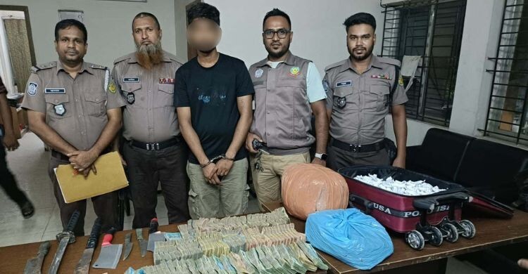 মাদক বিক্রির ১৩ লাখ টাকা ও দেশীয় অস্ত্রসহ যুবক গ্রেফতার