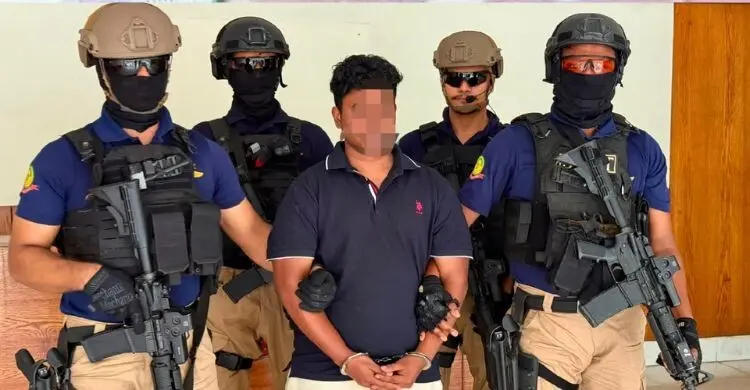 শুল্কমুক্ত ফেব্রিক্স ঘোষণায় মদ আমদানি চক্রের হোতা গ্রেফতার