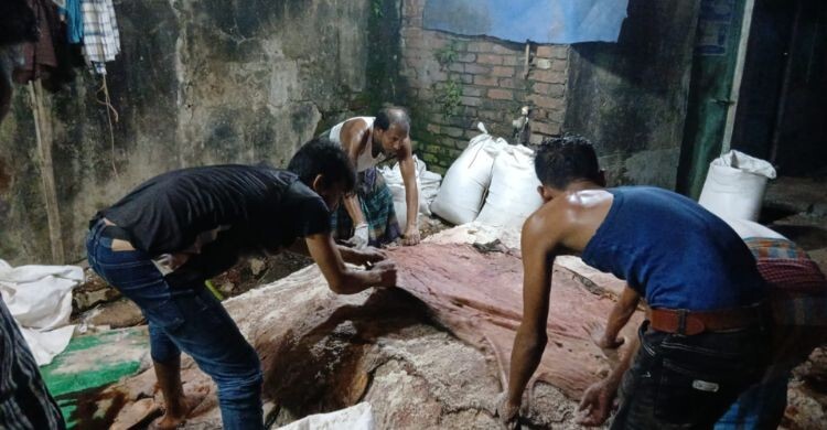 আড়াই হাজার টাকা গাড়ি ভাড়ায় আনা চামড়া বিক্রি ৩ হাজারে