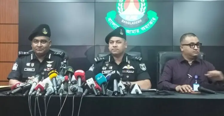 সরকারের উচ্চপদস্থদের নিয়ে কুরুচিপূর্ণ পোস্ট, গ্রেফতার ৬
