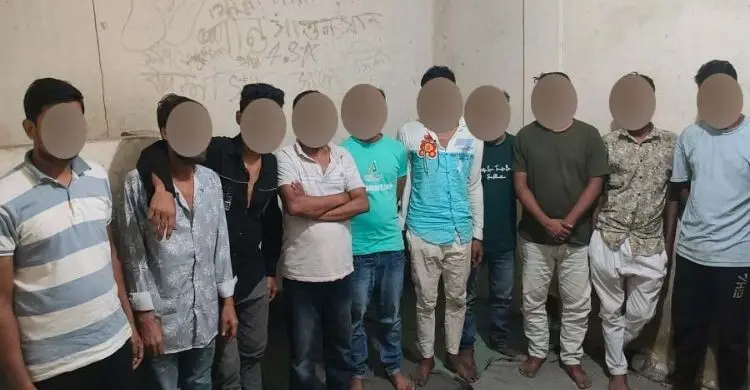 মুগদায় পুলিশের অভিযানে গ্রেফতার ১০ 
