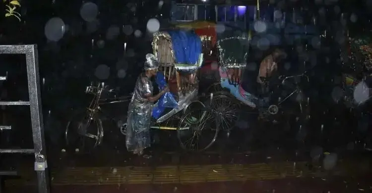ঢাকায় রাত ১টার মধ্যে হালকা বৃষ্টি হতে পারে