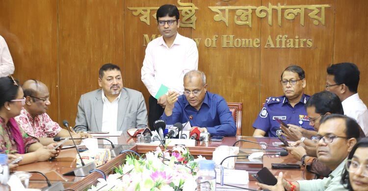 Jahangir announces up to Tk 5 lakh bounty for looted firearms