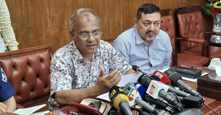 1,604 blockades hit Dhaka roads in 13 months: Home adviser