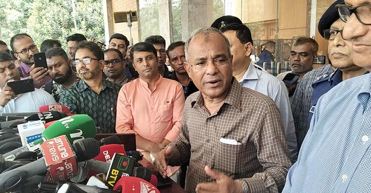 দুর্গাপূজায় অস্থিরতা সৃষ্টির পাঁয়তারা চলছে: স্বরাষ্ট্র উপদেষ্টা