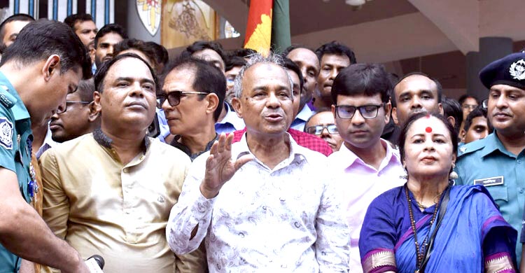 দুর্গাপূজায় কঠোর নিরাপত্তা, গুজব প্রতিরোধে ‘তাৎক্ষণিক অ্যাকশন’